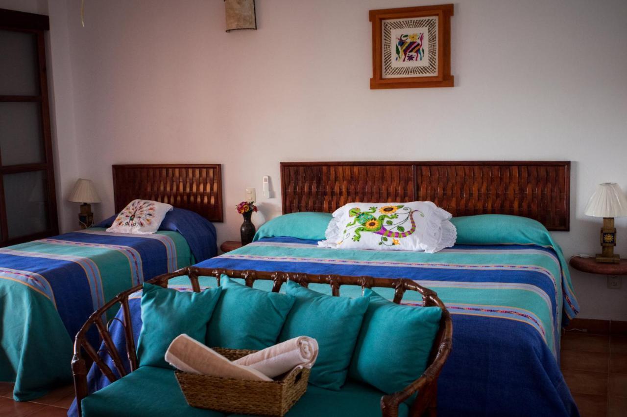 Casa Adriana Hotell Zihuatanejo Exteriör bild