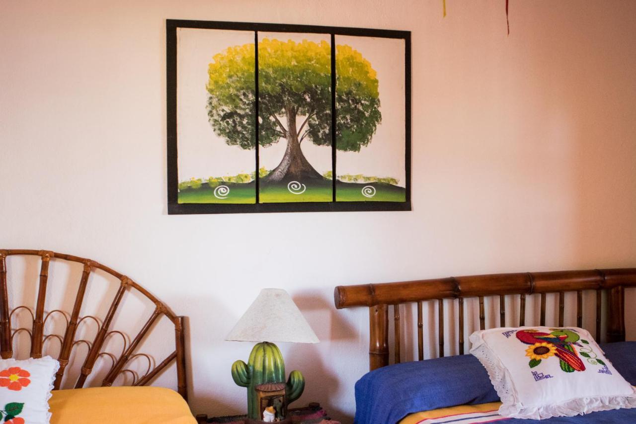 Casa Adriana Hotell Zihuatanejo Exteriör bild